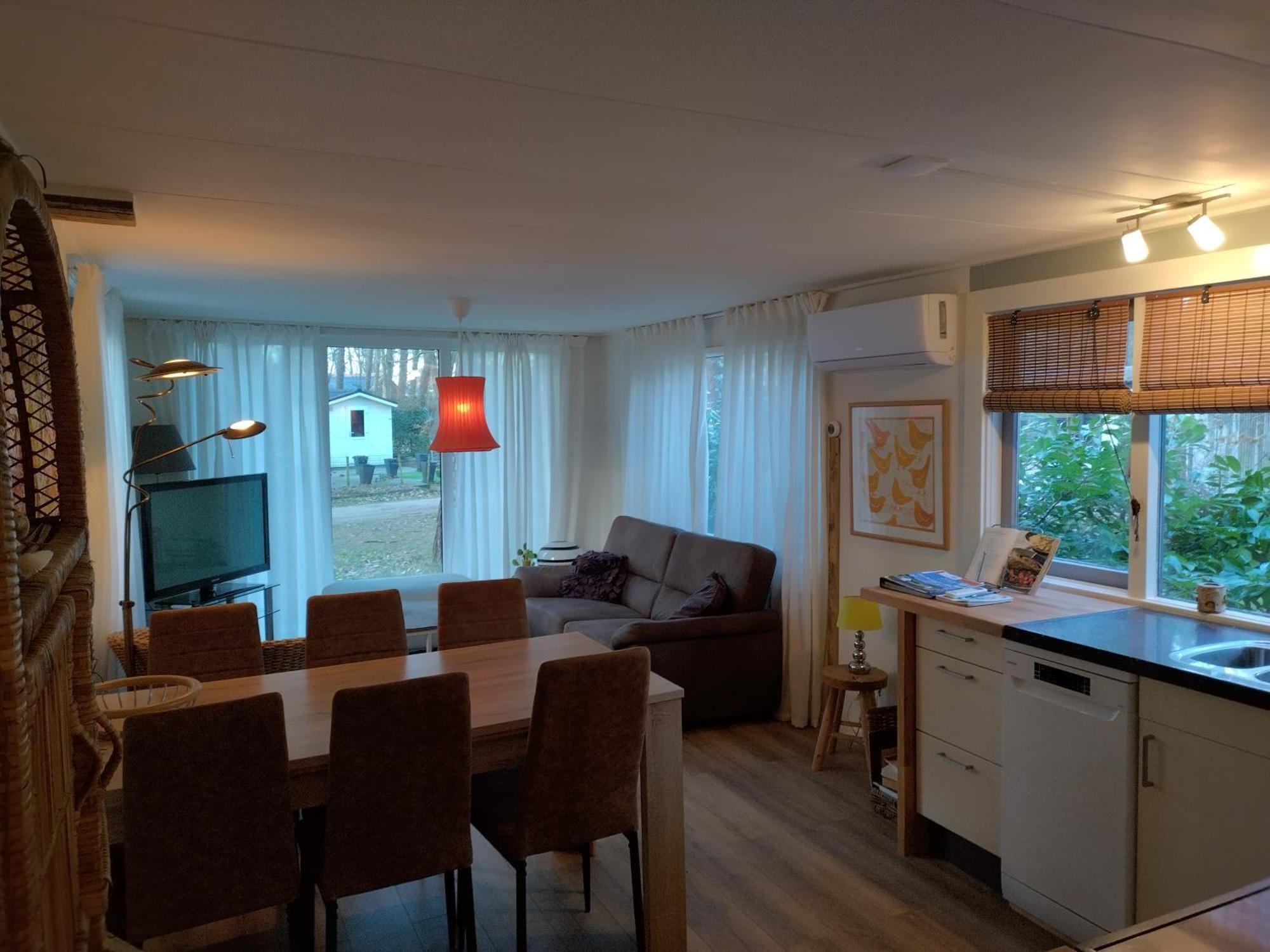 Wulft 47 Zonnig Gezellig 6P Chalet Met Zwembad In Bosrijke Omgeving Op Familie Camping De Vossenburcht IJhorst Bagian luar foto